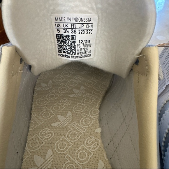 SIZE 5 WOMENS - ADIDAS Wmns Country OG 'Silver Metallic'  NEW - Picture 4 of 6